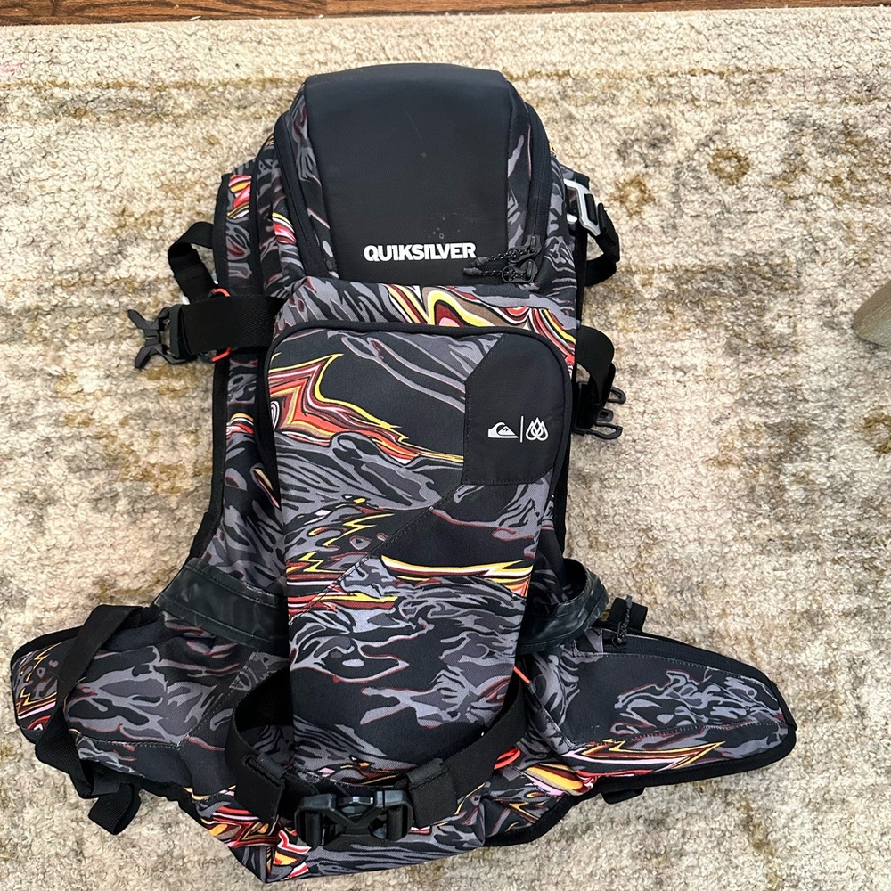 Quicksilver snowboard/ski backpack Travis Matthew collection